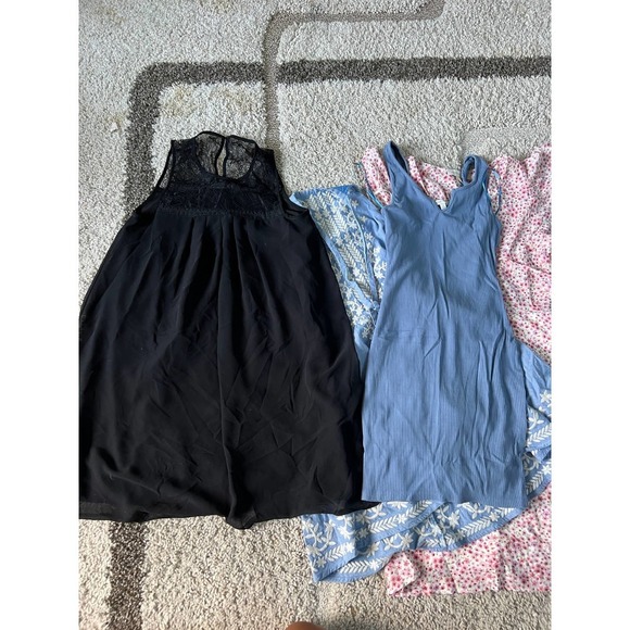 XS Dress Bundle - Picture 3 of 7